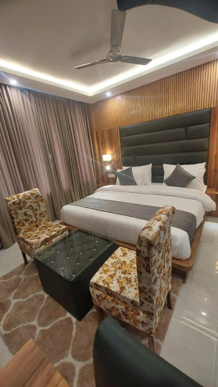 Hotel Sunshine Dharamshala Esterno foto